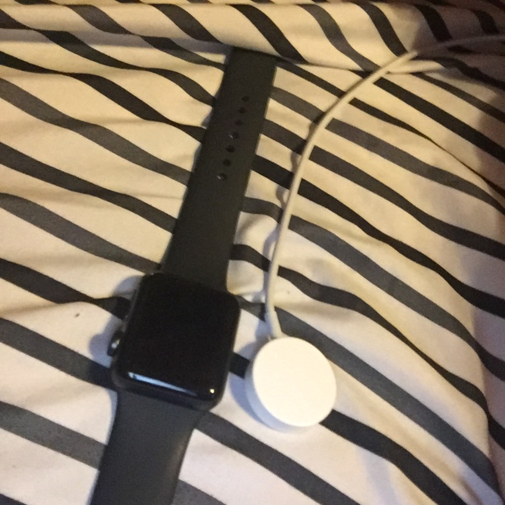 Apple Watch gen 3 - Picture 2 of 3